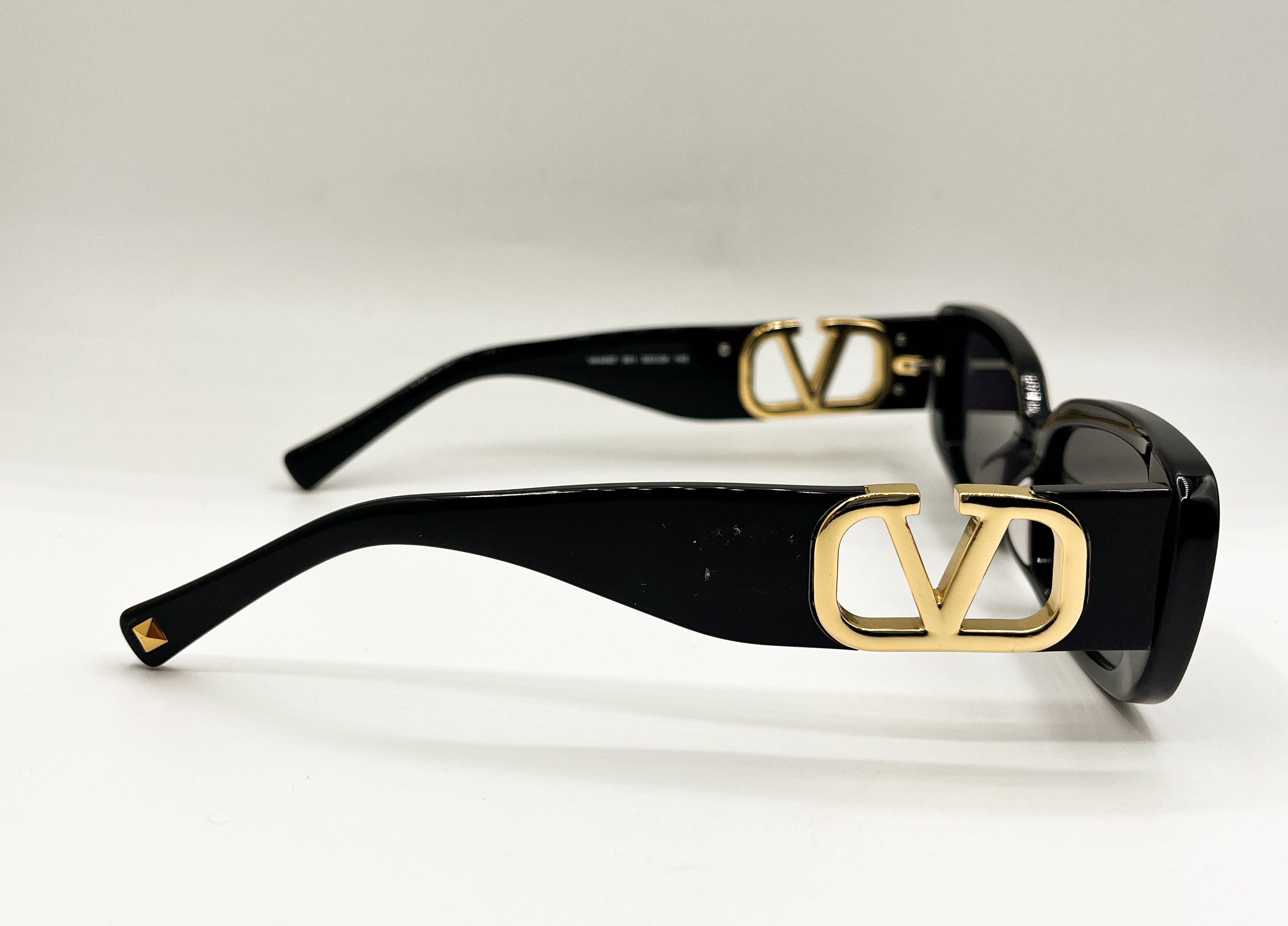 Valentino | VA-4067