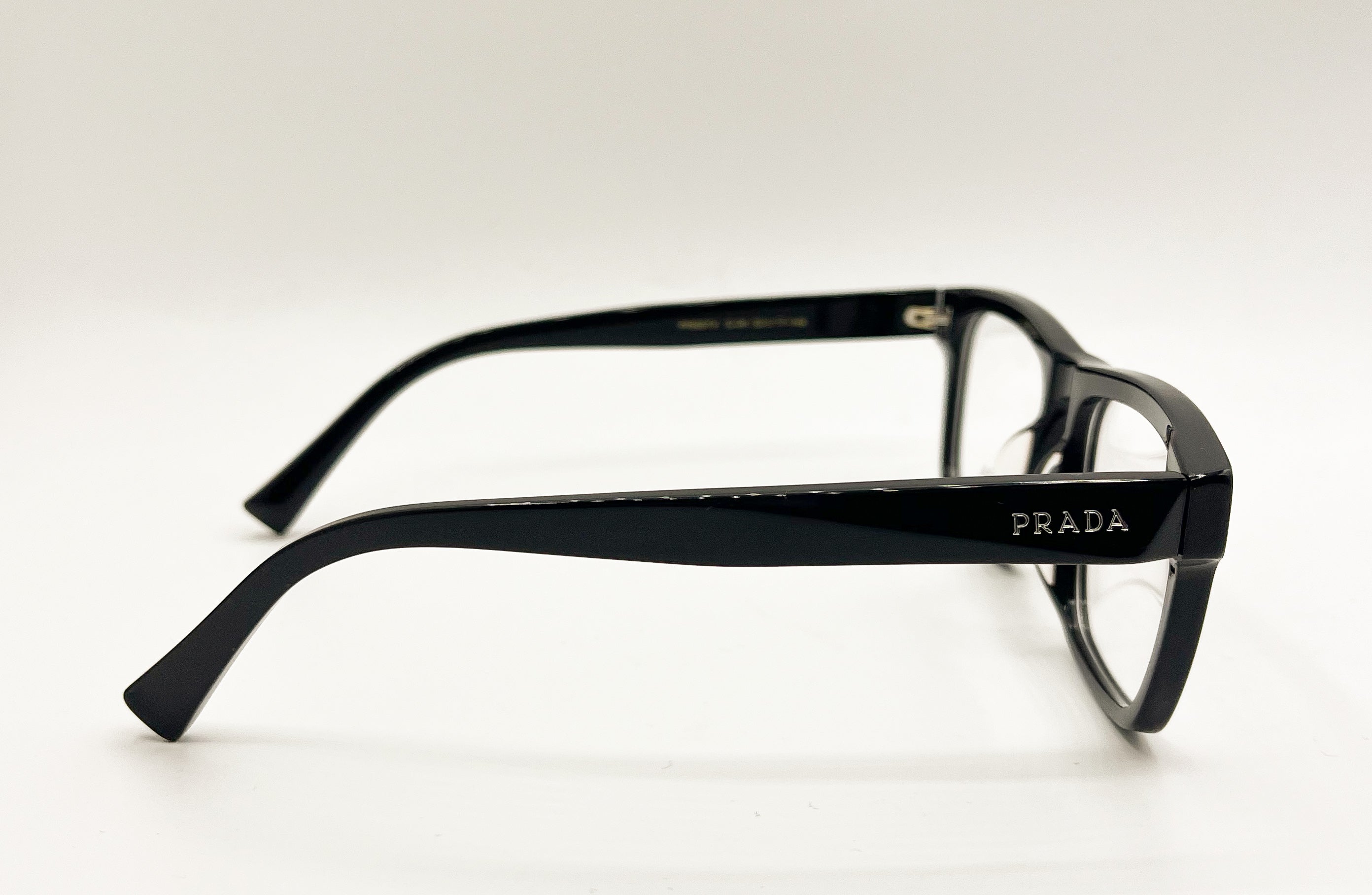 Prada | 06YV