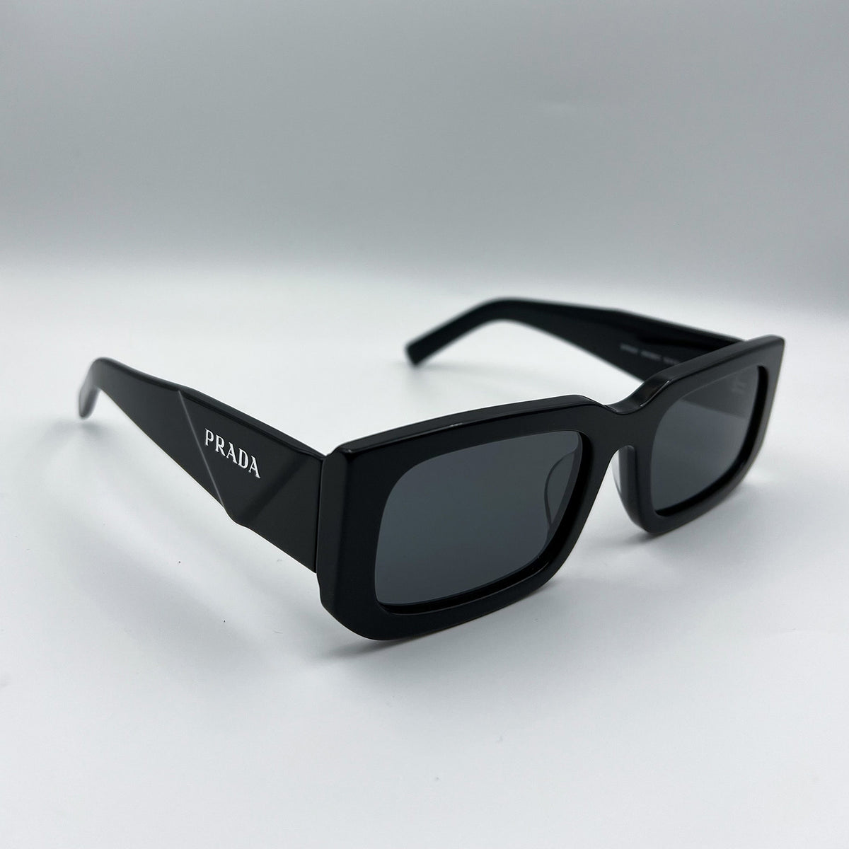 Prada sunglasses in Pakistan | SPR-06Y – the Oculist