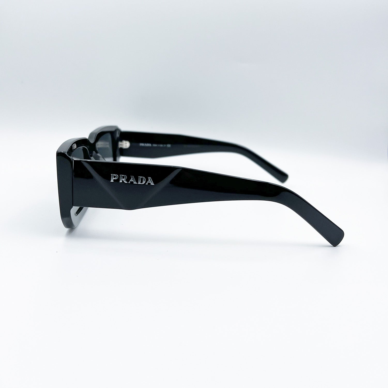 Prada Sunglasses | SPR-06Y